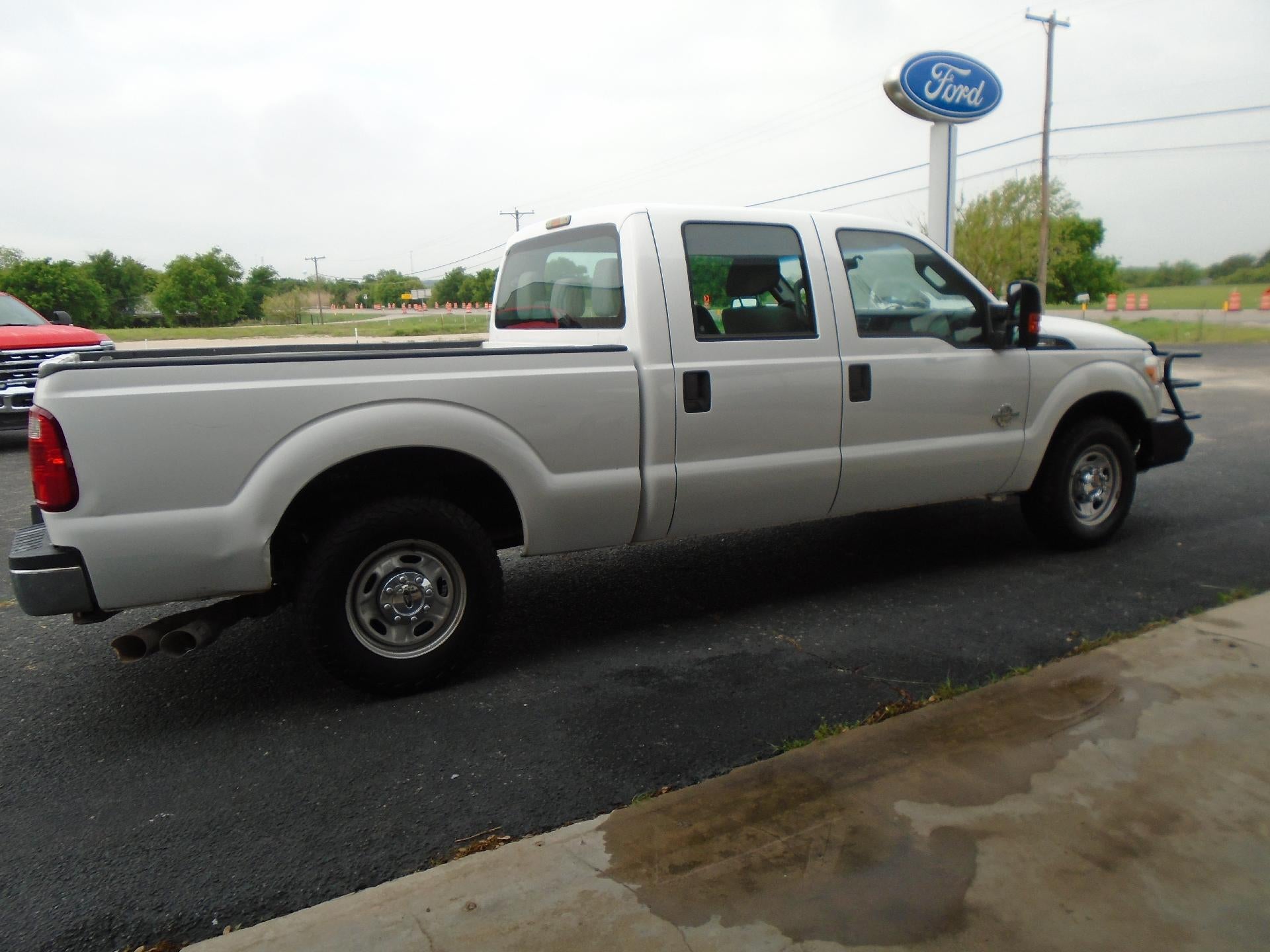 2014 Ford Super Duty F-250 SRW 2WD Crew Cab 6-3/4 Ft Box XL