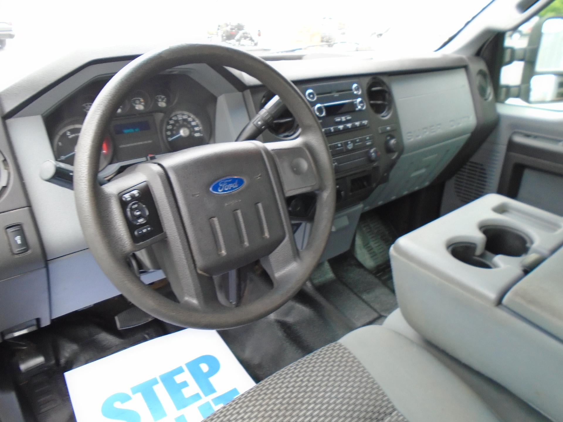 2014 Ford Super Duty F-250 SRW 2WD Crew Cab 6-3/4 Ft Box XL