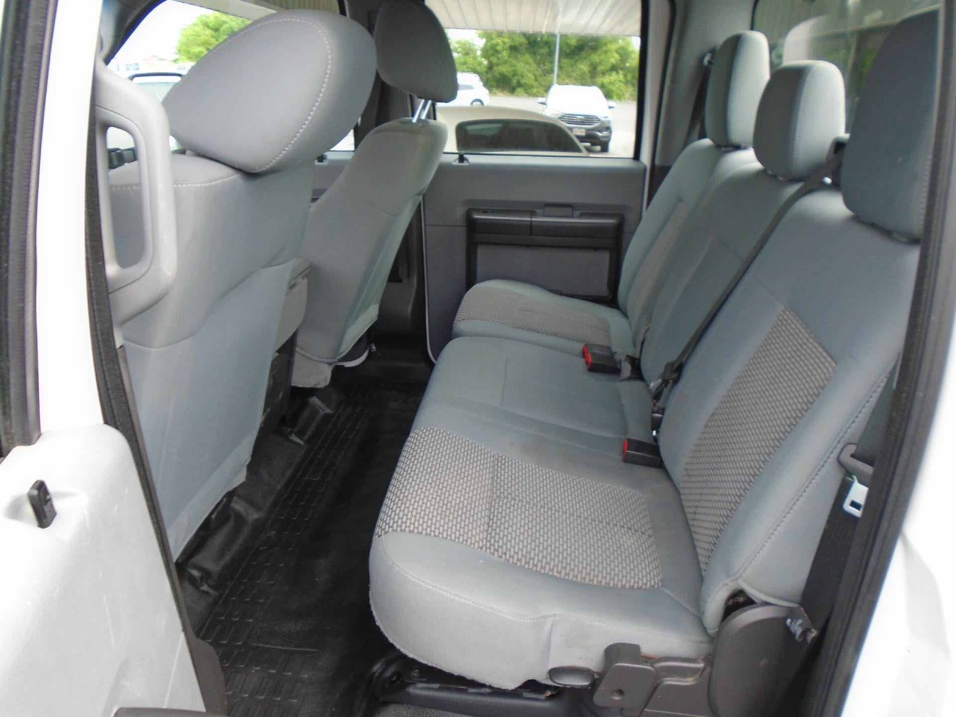 2014 Ford Super Duty F-250 SRW 2WD Crew Cab 6-3/4 Ft Box XL