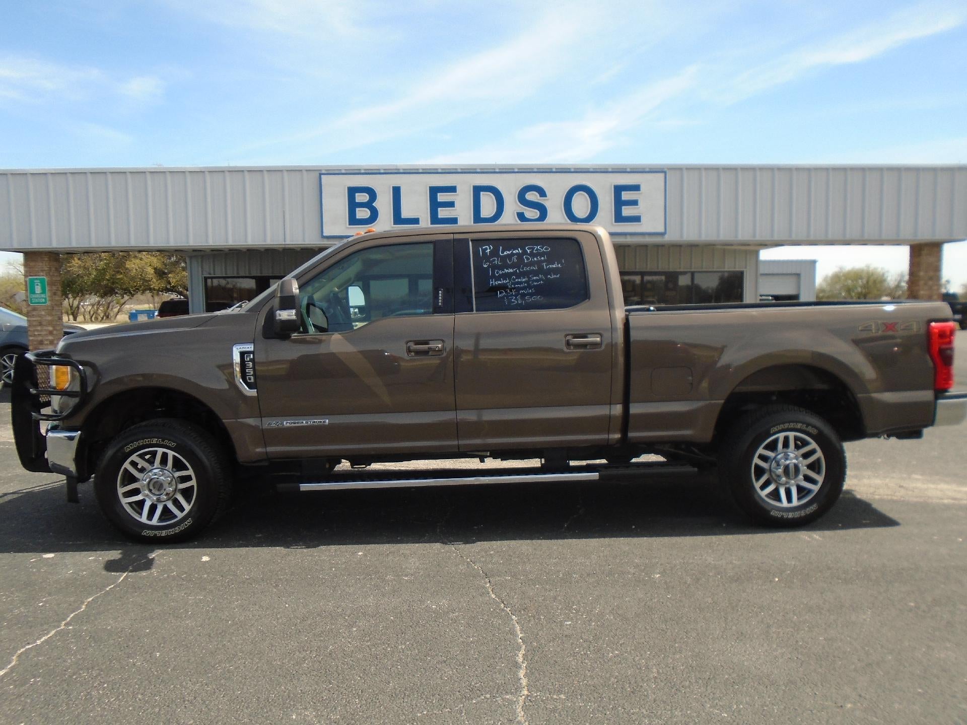 2017 Ford Super Duty F-350 SRW Lariat