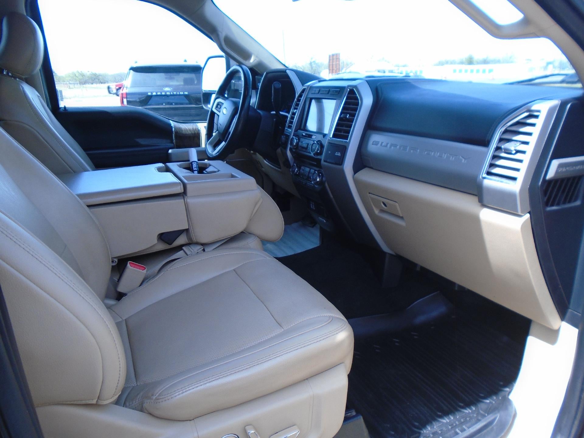 2017 Ford Super Duty F-350 SRW Lariat