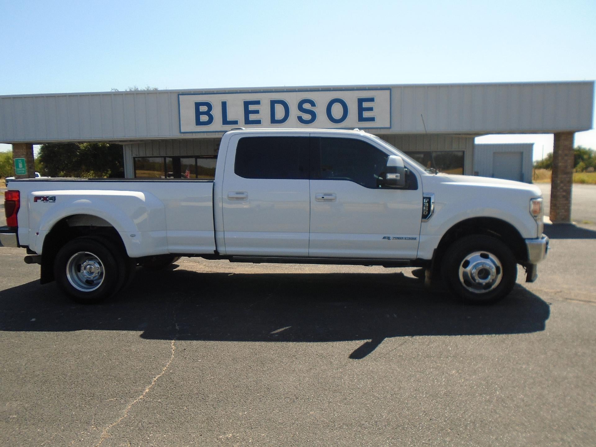 2022 Ford Super Duty F-350 DRW XL 4WD Crew Cab 8' Box