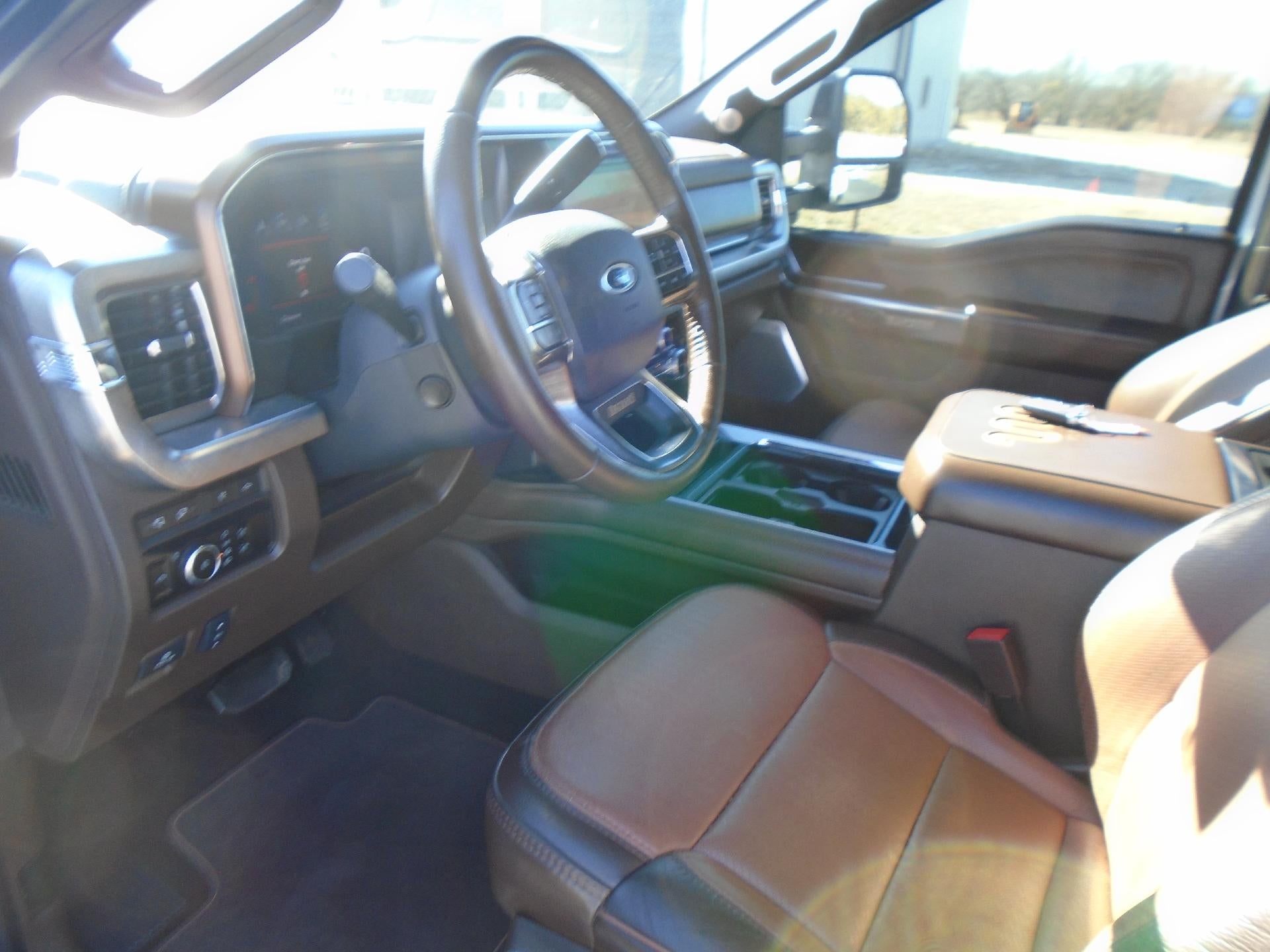 2024 Ford Super Duty F-350 DRW King Ranch 4WD Crew Cab 8' Box