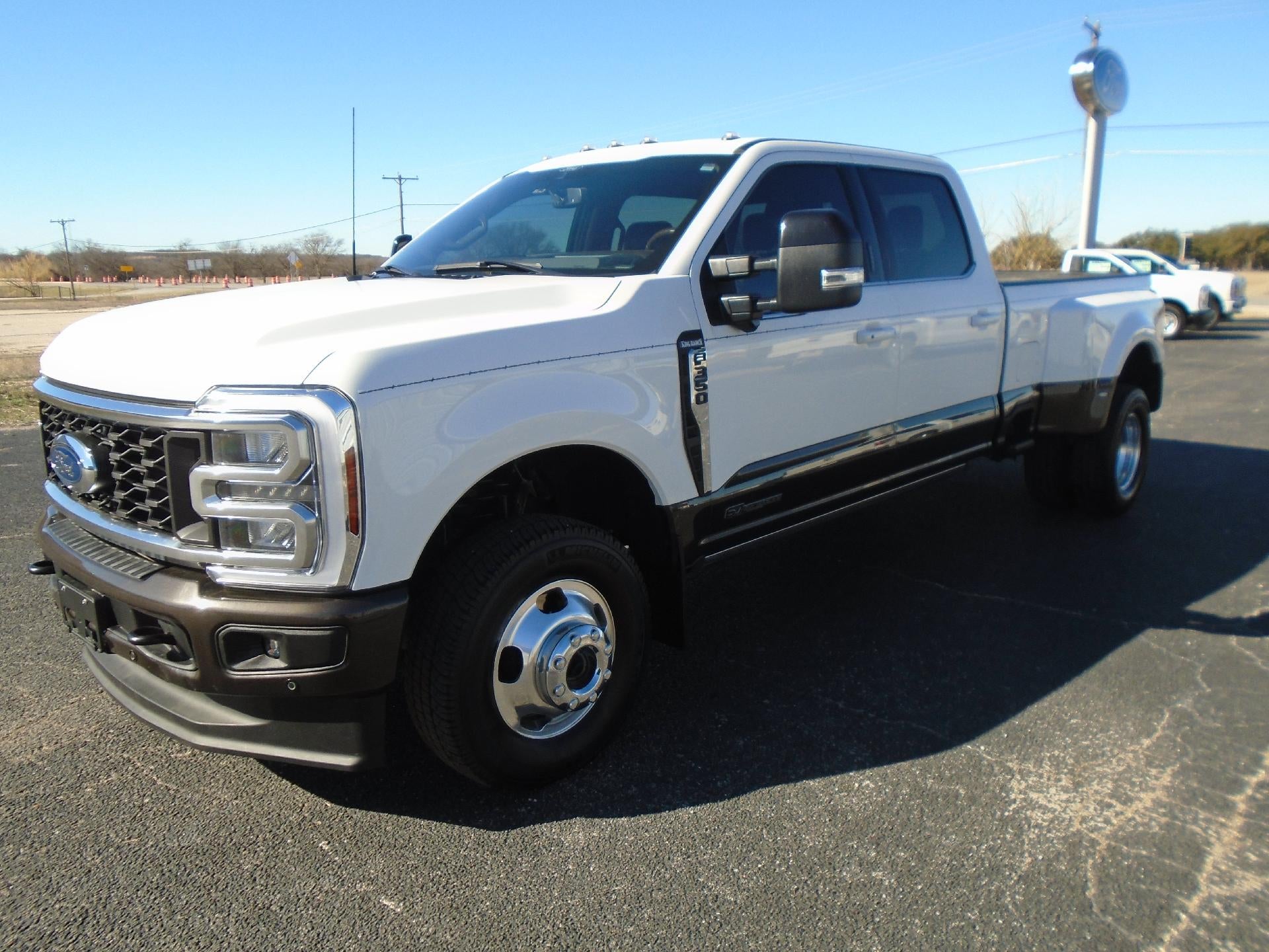 2024 Ford Super Duty F-350 DRW King Ranch 4WD Crew Cab 8' Box