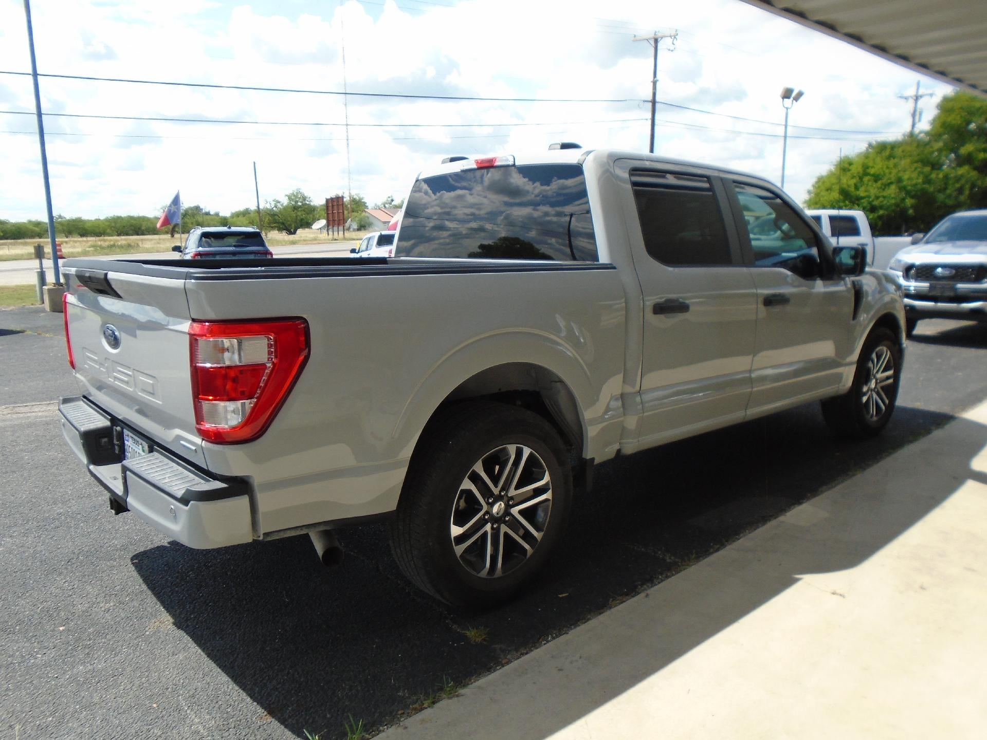 2023 Ford F-150 XL 2WD SuperCrew 5.5' Box