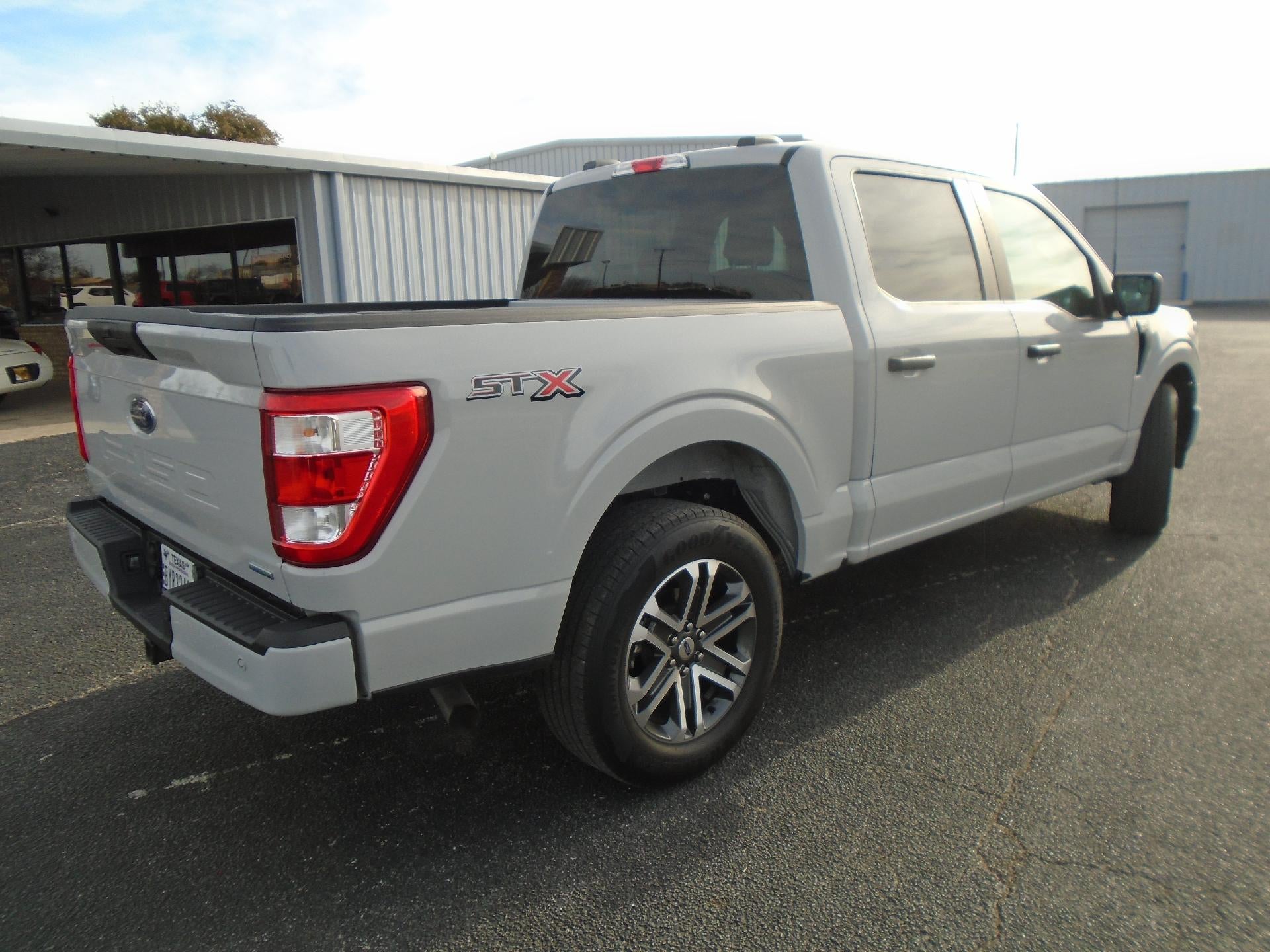 2023 Ford F-150 XL 2WD SuperCrew 5.5' Box