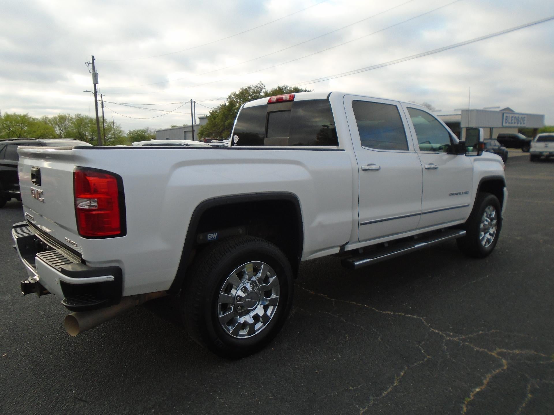 2019 GMC Sierra 2500 HD Crew Cab Standard Box 4-Wheel Drive Denali