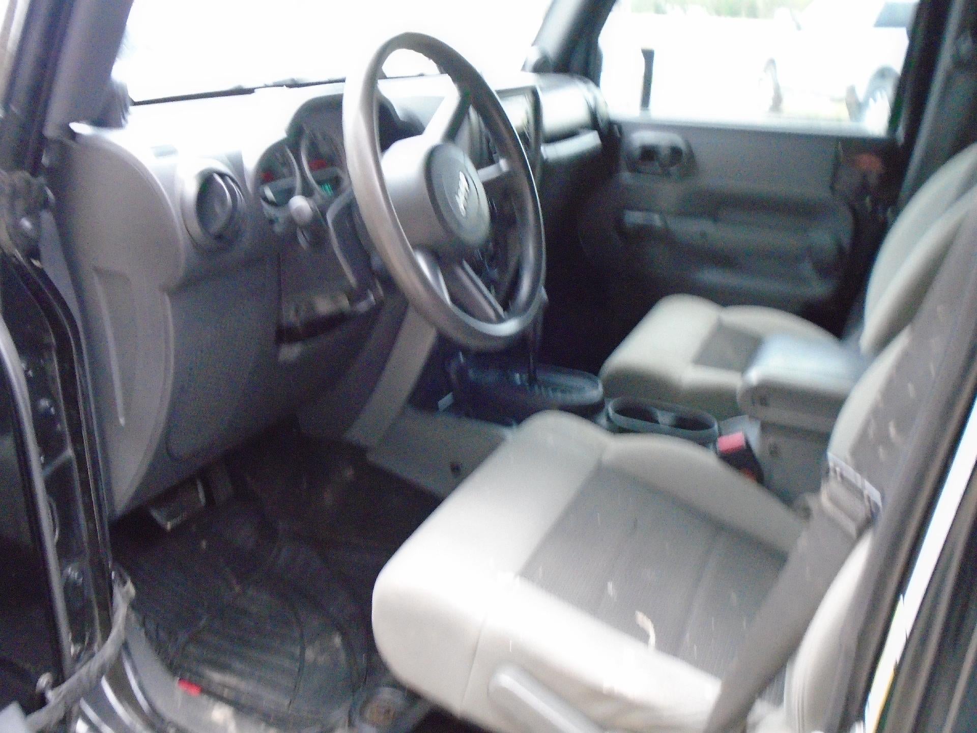 2010 Jeep Wrangler Unlimited 4WD 4dr Sport
