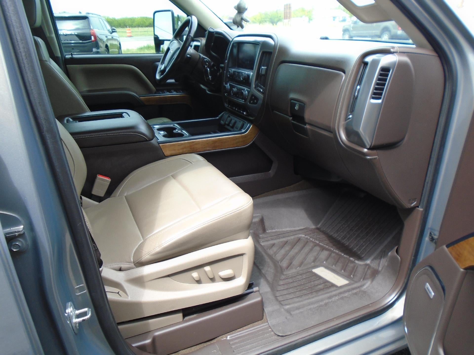 2017 Chevrolet Silverado 1500 Crew Cab Short Box 4-Wheel Drive LTZ