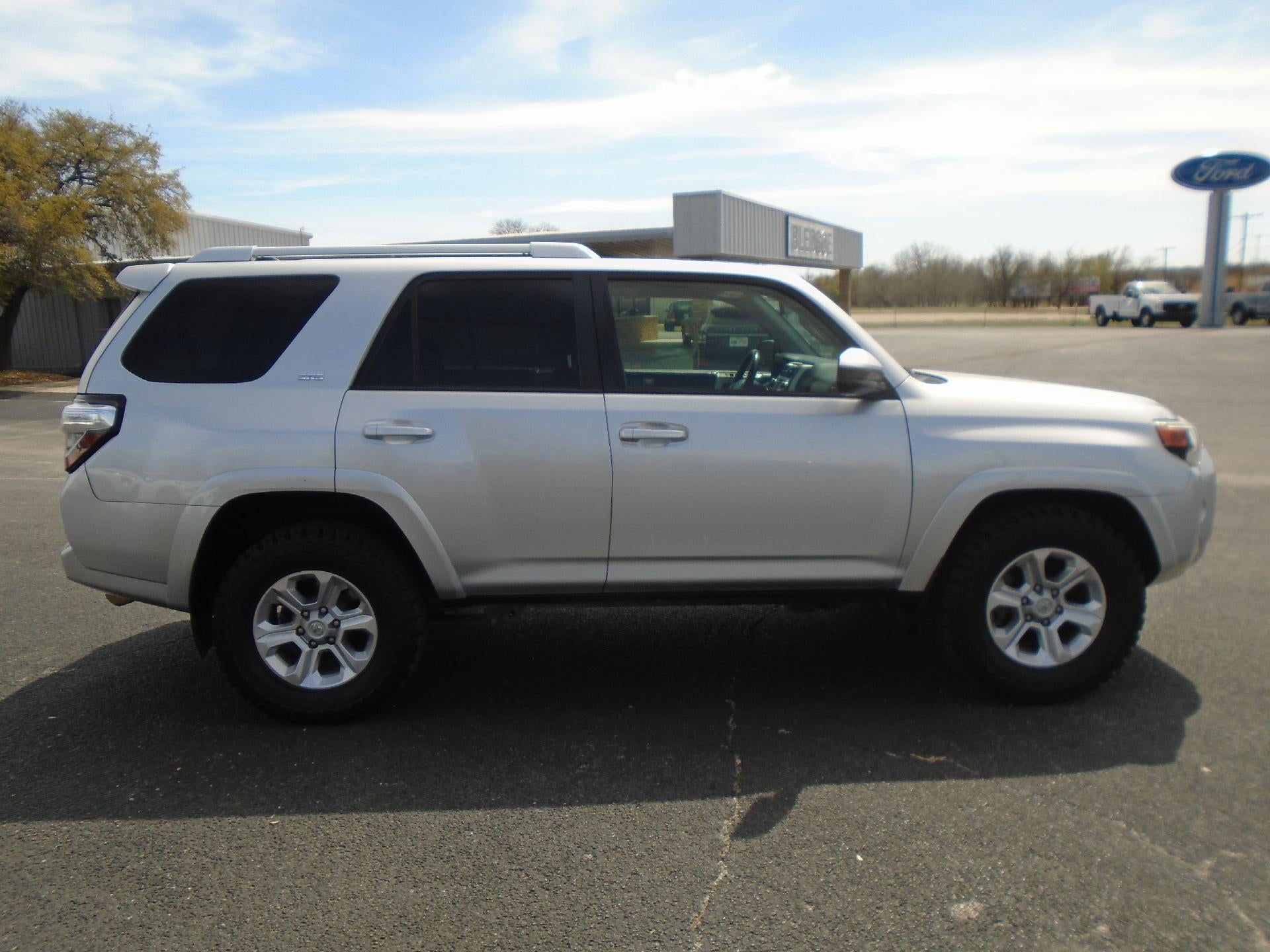 2016 Toyota 4Runner RWD 4dr V6 SR5 (Natl)